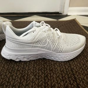 Nike React Run Infinity Flyknit 2 mens. Size 15